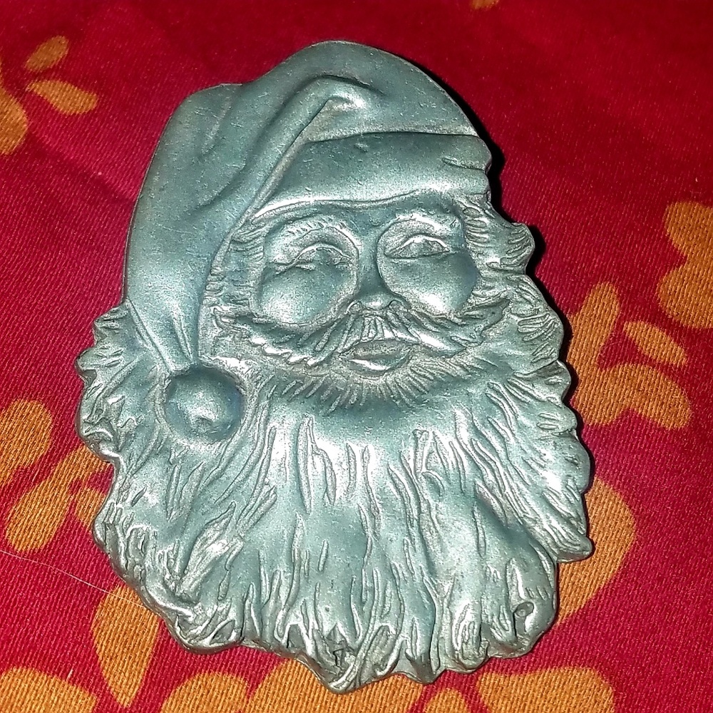 Vintage Canada Seagull Pewter Santa Claus Brooch